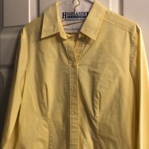 Woman’s NY&co button down shirt